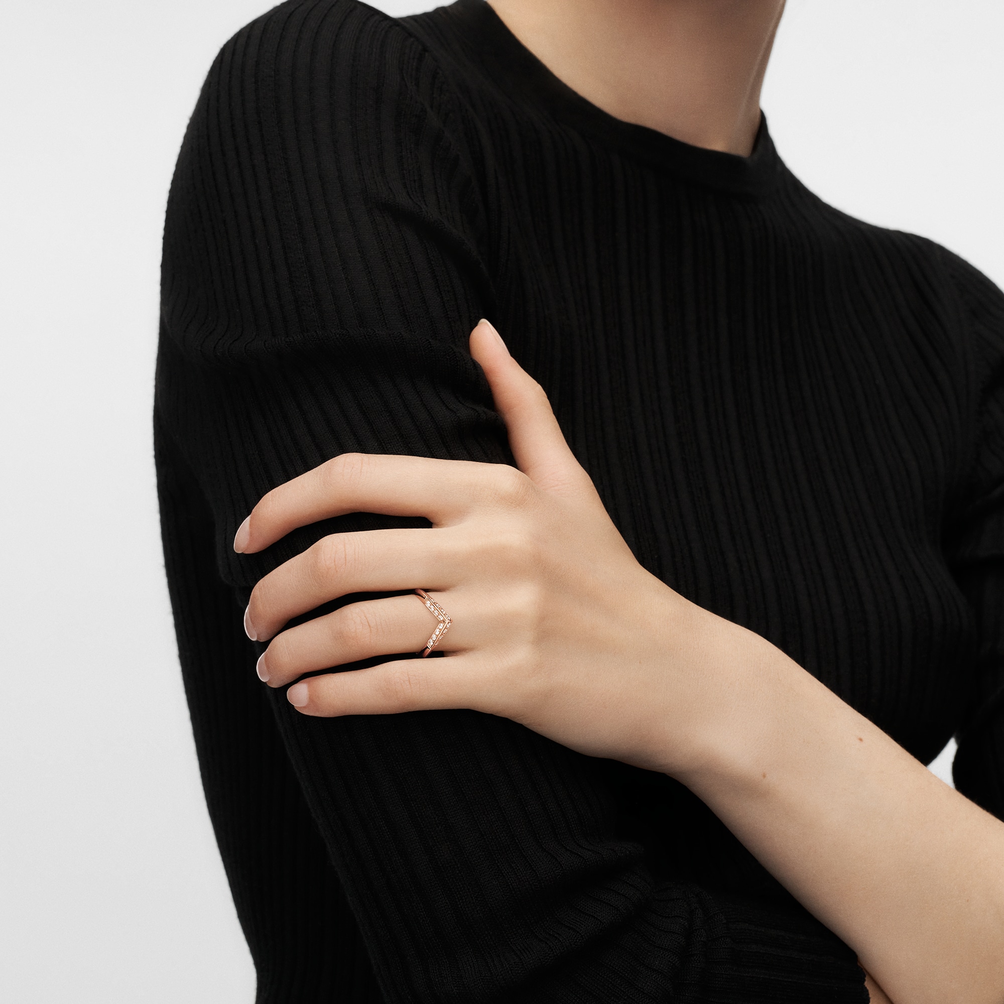 Nhẫn LV Diamonds Pavé V  in Trang sức