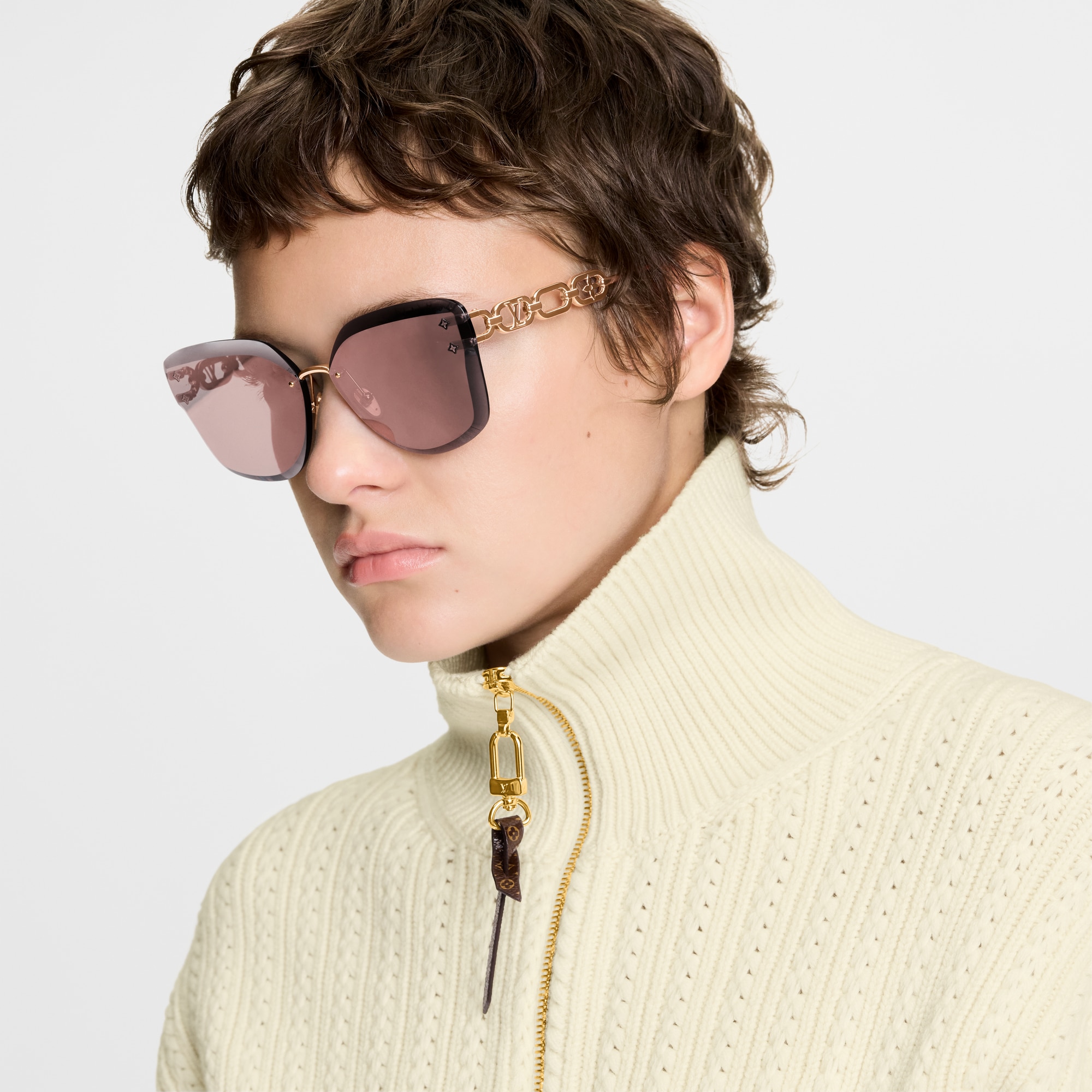 LV Jewel Cat Eye Sunglasses . in Đồ Nữ