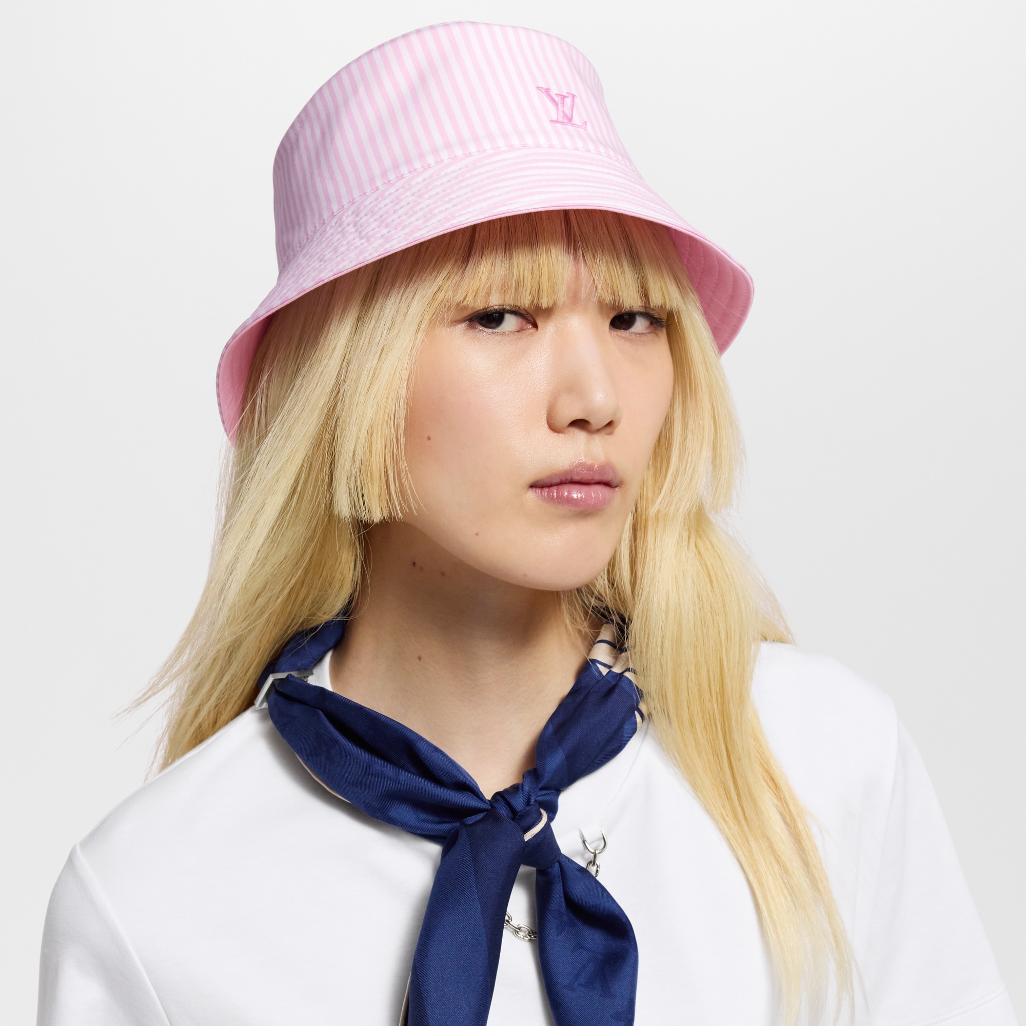 Mũ LV League Striped Bucket . in Đồ Nữ