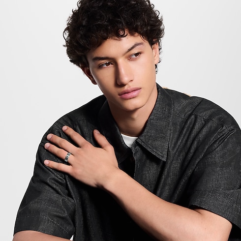 Nhẫn LV Mosaic Thin . in Đồ Nam's Trang sức thời trang Nhẫn collections by Louis Vuitton (Thu phóng sản phẩm)