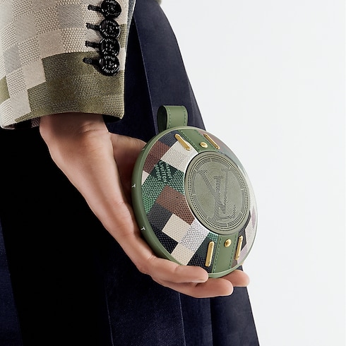 Loa Không Dây LV Nanogram Damoflage in Les Extraordinaires's Đồng hồ Phụ kiện công nghệ collections by Louis Vuitton (Thu phóng sản phẩm)