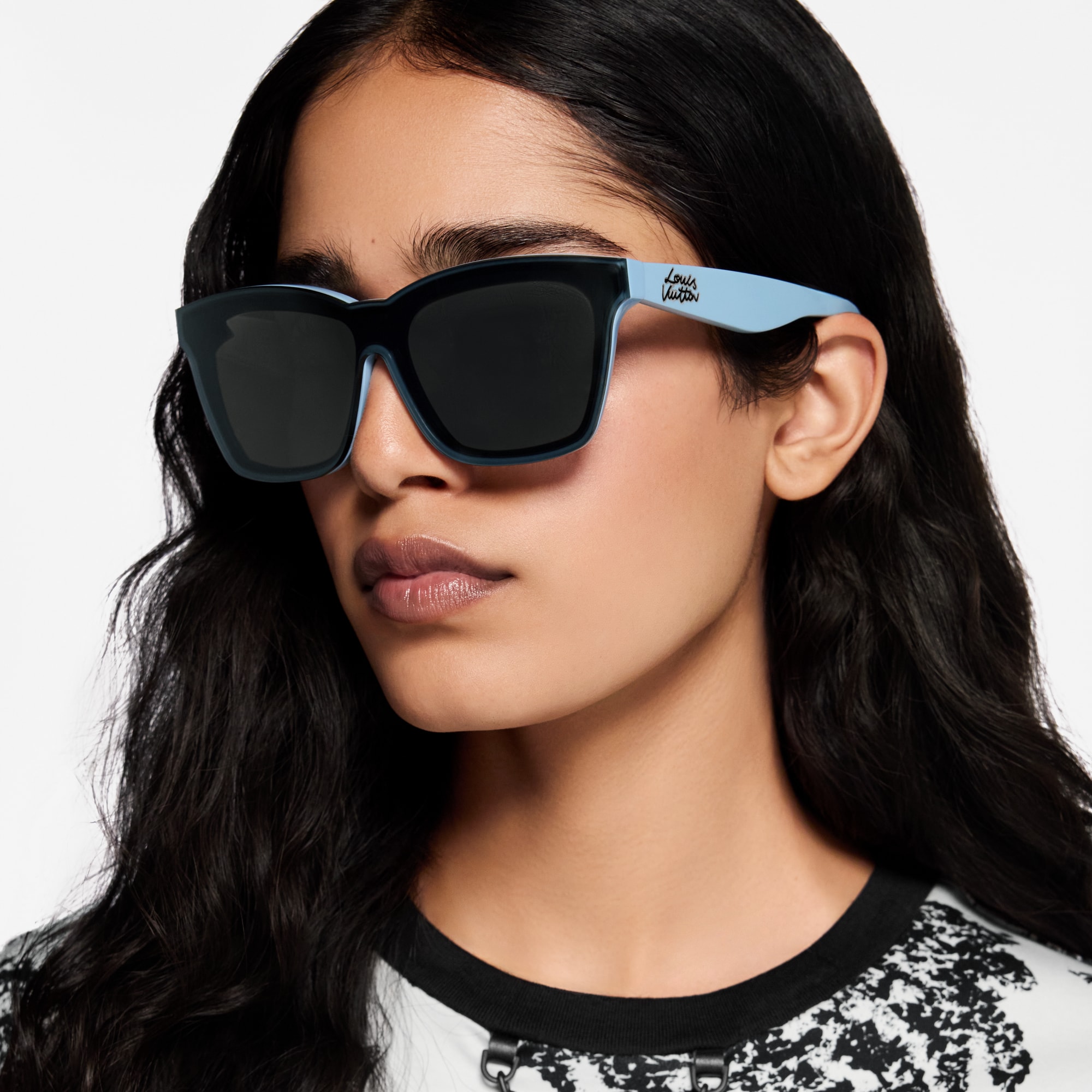 Mắt Kính Dáng Vuông LV Script . in Đồ Nữ