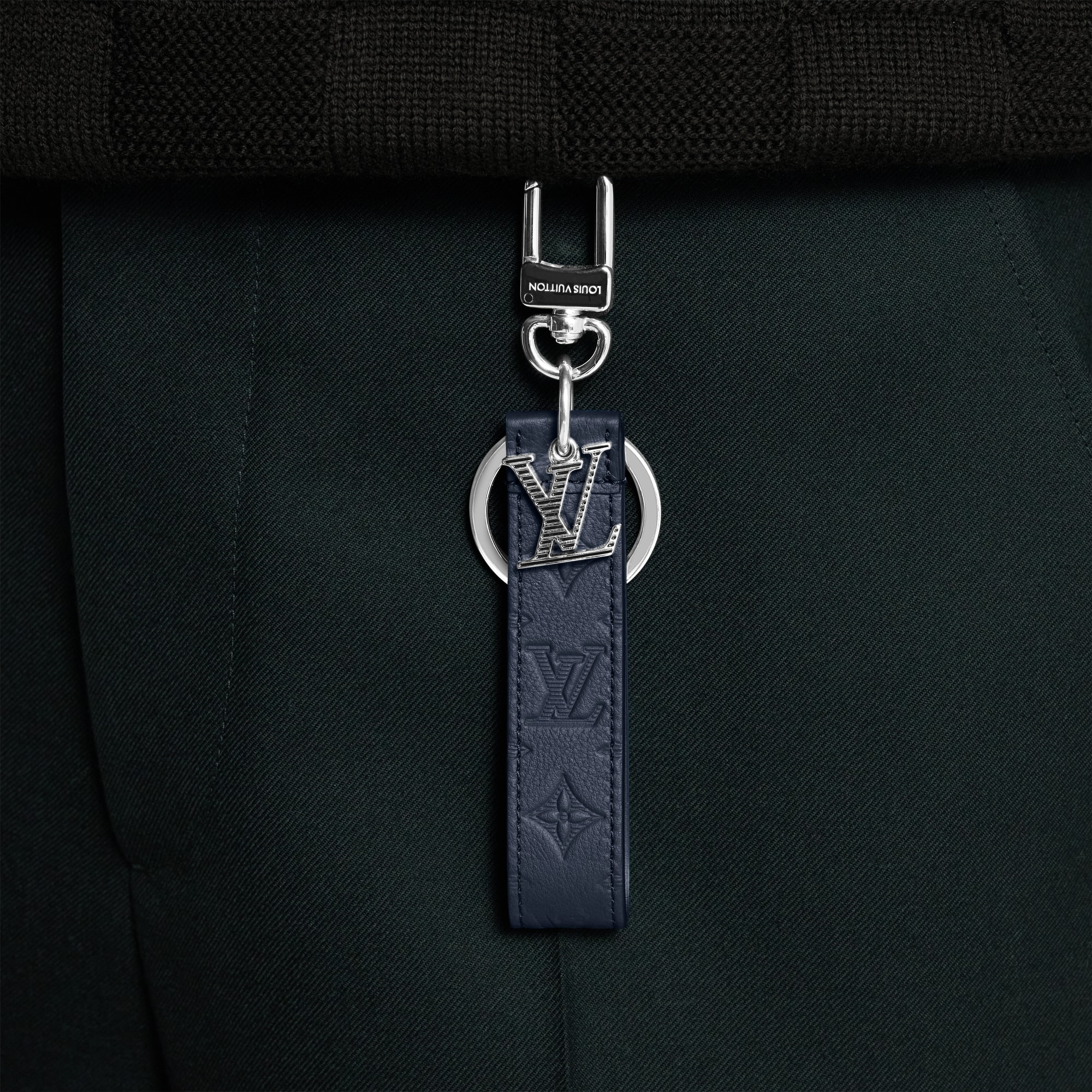 Móc Khóa Và Phụ Kiện Treo Túi LV Shadow Dragonne . in Đồ Nam