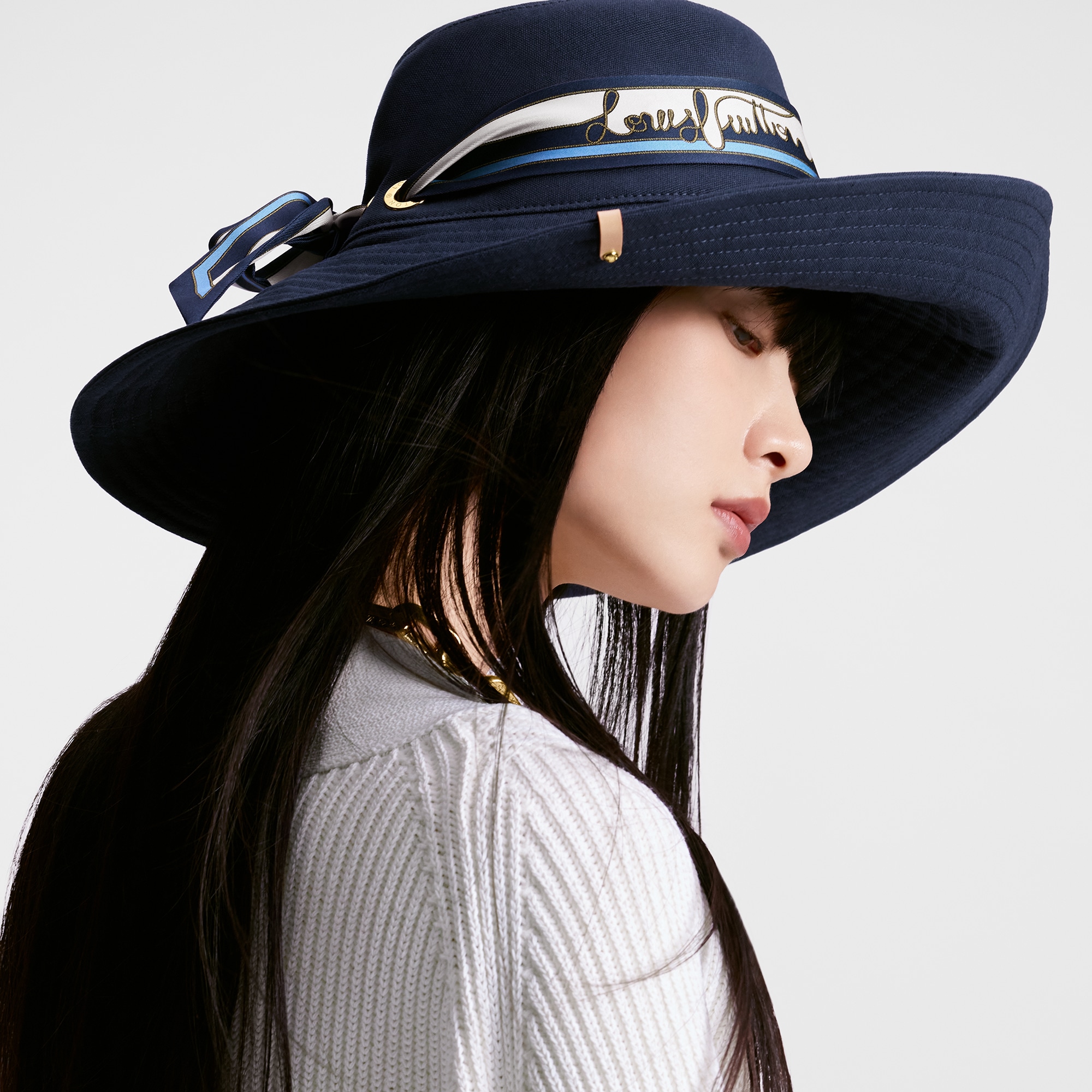 Mũ LV Stripes . in Đồ Nữ