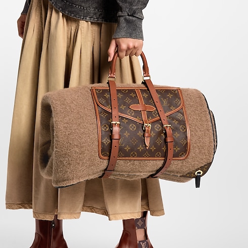 Chăn Phủ LV To Go Pocket . in Đồ Nữ's Phụ kiện Home Textile collections by Louis Vuitton (Thu phóng sản phẩm)