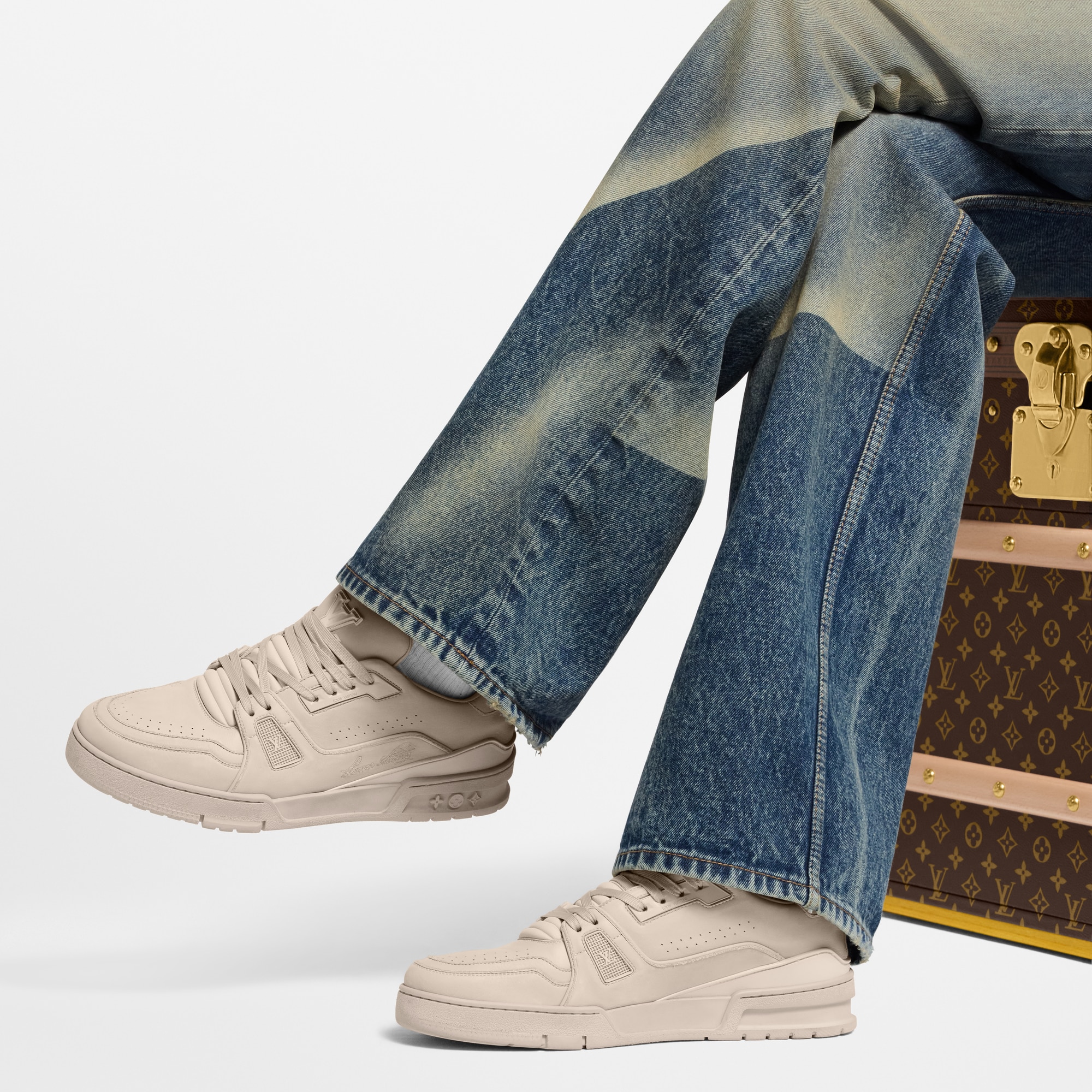 Giày Thể Thao LV Trainer Distressed  in Đồ Nam