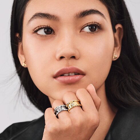 Nhẫn LV Volt One Band in Trang sức's Danh mục sản phẩm Tất cả Trang sức collections by Louis Vuitton (Thu phóng sản phẩm)