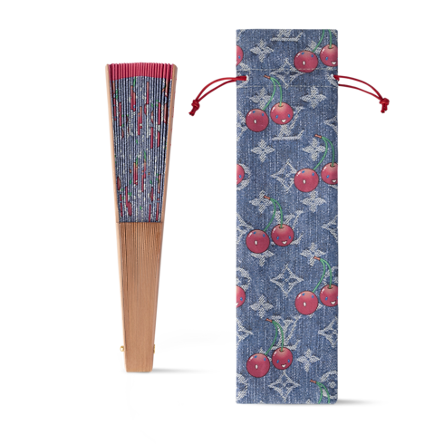 Quạt Cherry LV x TM in Rương, Phụ kiện du lịch và Trang trí nội thất's Thể thao và Giải trí } collections by Louis Vuitton (Thu phóng sản phẩm)
