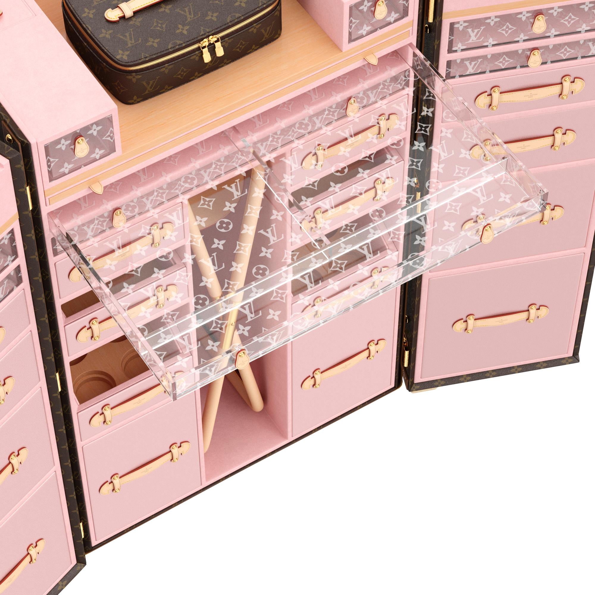 Rương Malle Coiffeuse Monogram in Les Extraordinaires