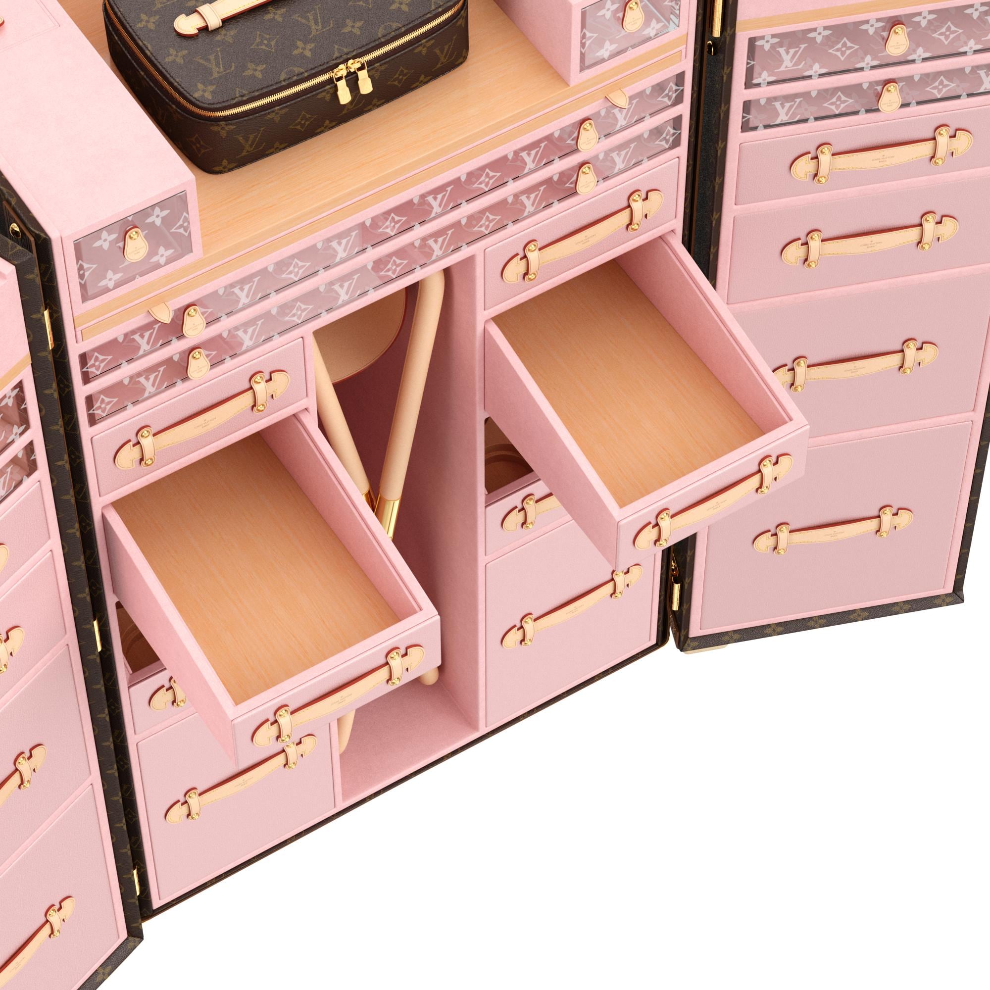 Rương Malle Coiffeuse Monogram in Les Extraordinaires