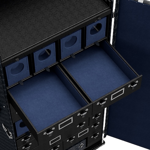 Rương Malle Horlogere Monogram Eclipse in Rương, Phụ kiện du lịch và Trang trí nội thất's Sản phẩm nổi bật Chiến dịch Art Of Living collections by Louis Vuitton (Thu phóng sản phẩm)