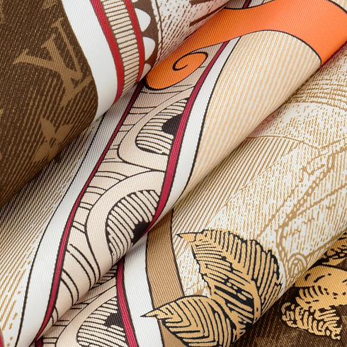 Khăn Lụa Vuông Malles Merveilleuses 90 . in Đồ Nữ's Phụ kiện Khăn lụa collections by Louis Vuitton (Thu phóng sản phẩm)