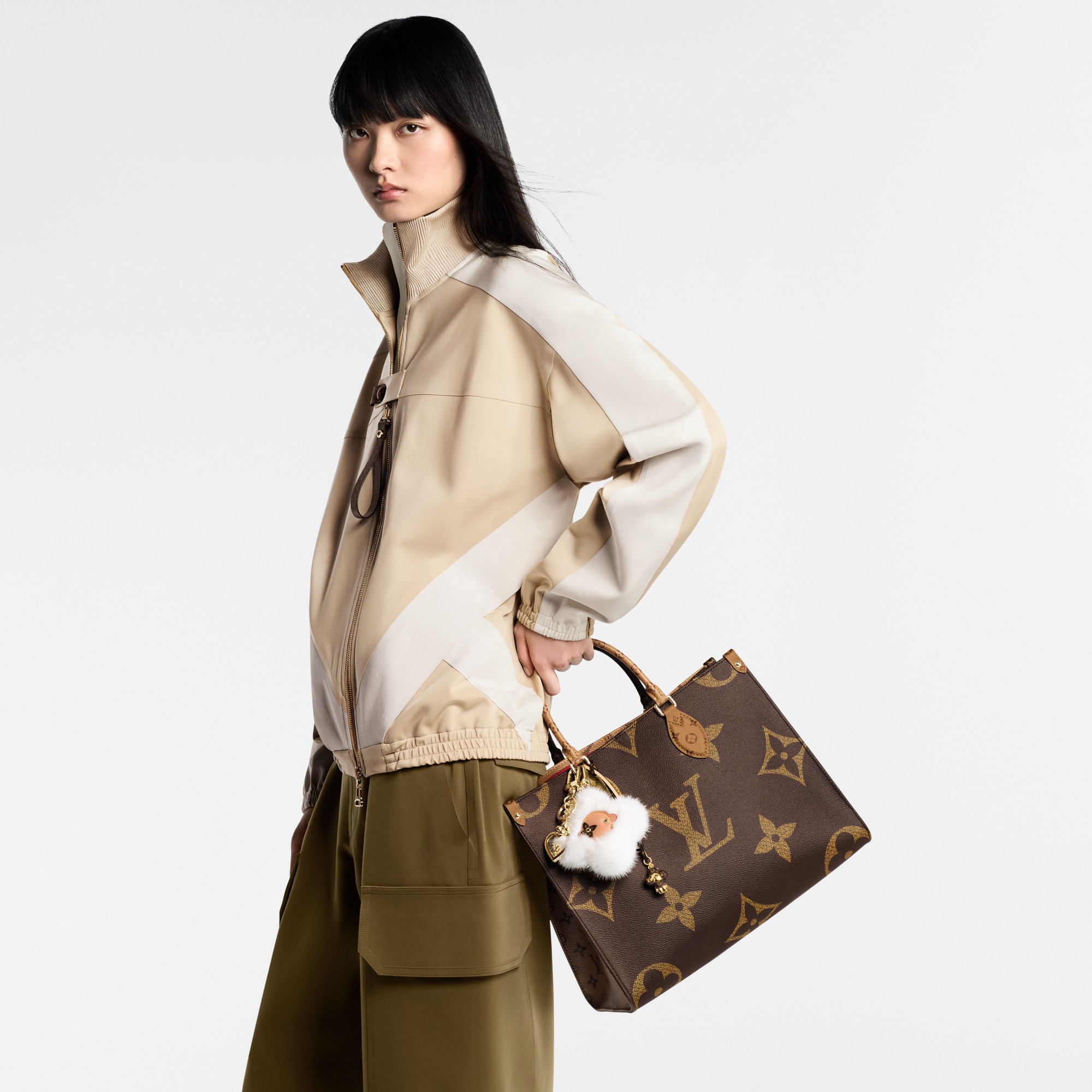 Phụ Kiện Treo Túi Mini Vivienne . in Đồ Nữ