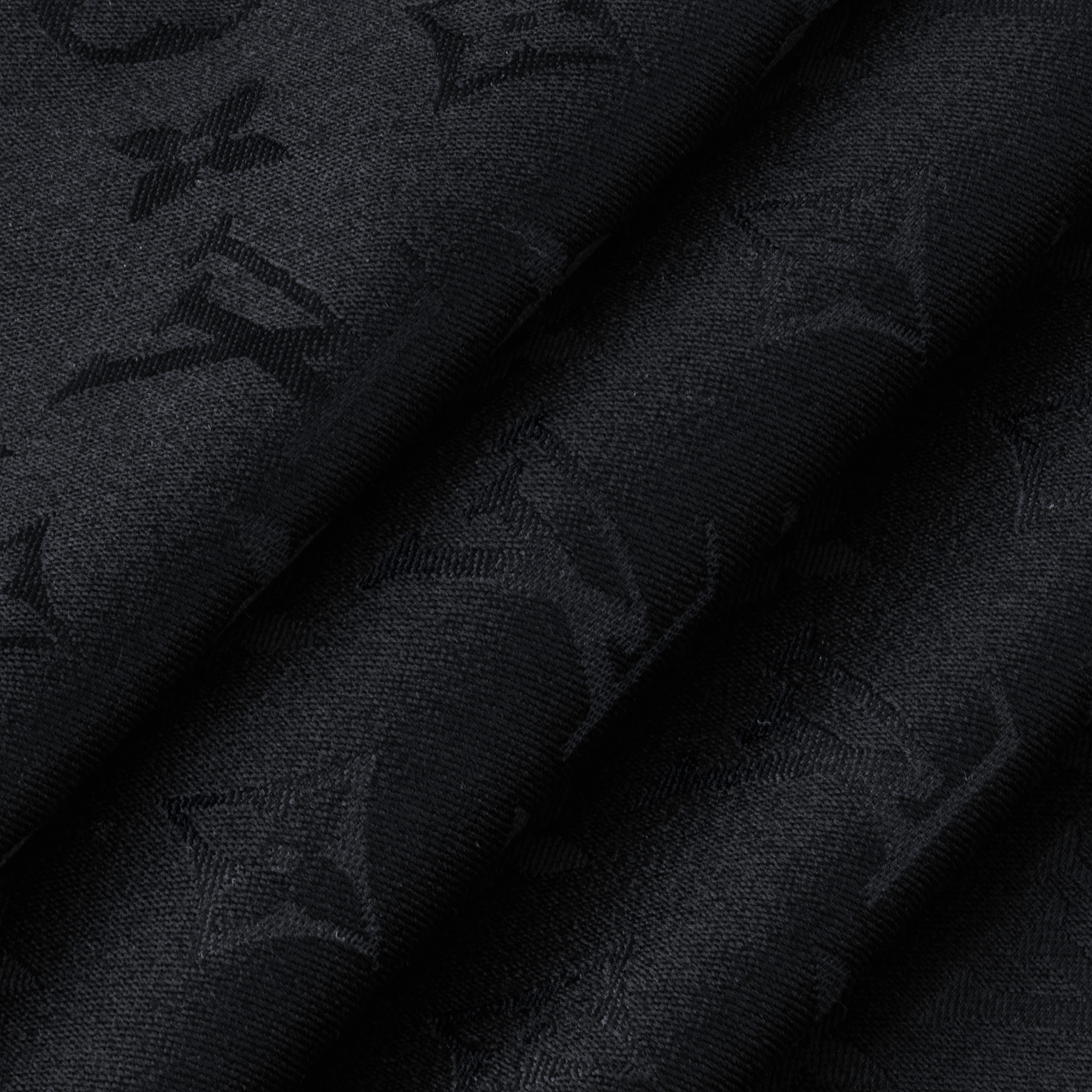 Monogram Classic Shawl . in Đồ Nữ