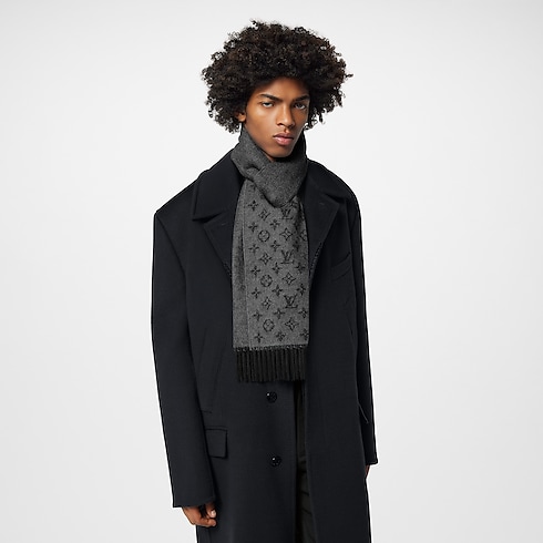 Khăn Quàng Monogram Gradient . in Đồ Nam's Phụ kiện Khăn quàng collections by Louis Vuitton (Thu phóng sản phẩm)