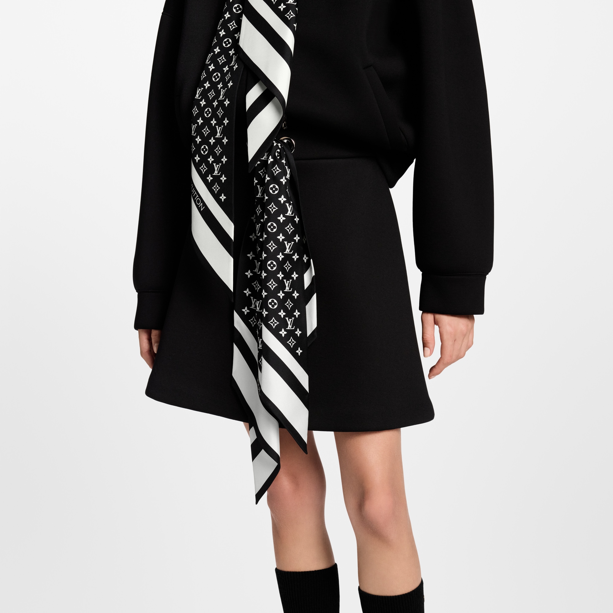 Váy Ngắn  in Đồ Nữ