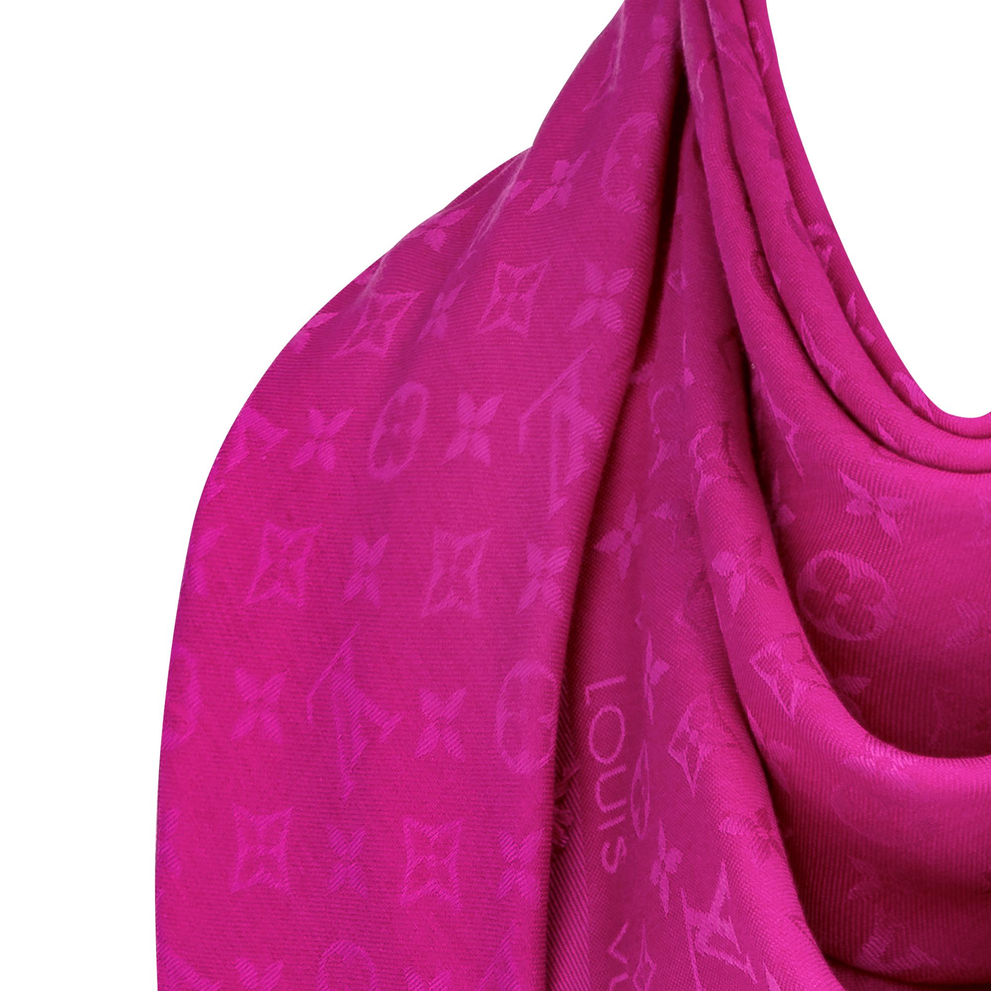 Khăn Choàng Monogram Classic . in Đồ Nữ