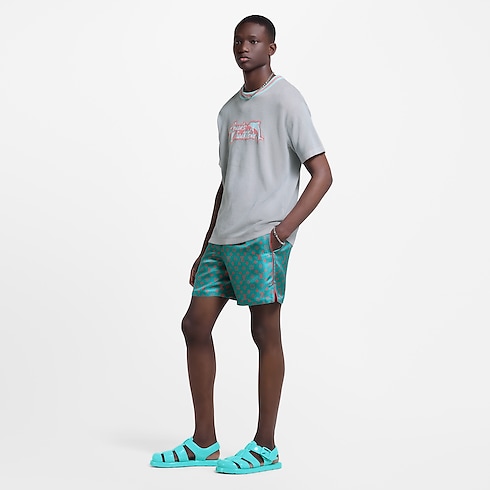 Quần Ngắn Họa Tiết Monogram in Đồ Nam's Trang phục Quần dài collections by Louis Vuitton (Thu phóng sản phẩm)