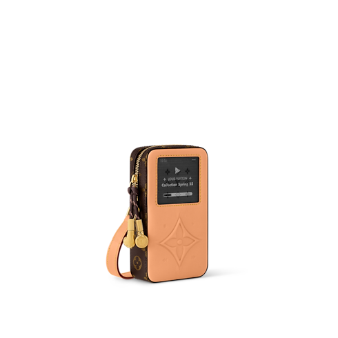 Túi Music Player Monogram khác in Đồ Nam's Túi ví đa năng và Phụ kiện bằng da Túi mini collections by Louis Vuitton (Thu phóng sản phẩm)