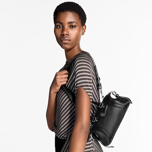 Túi Nano LV Biker in Đồ Nữ's Túi ví đa năng và Phụ kiện bằng da Túi nhỏ collections by Louis Vuitton (Thu phóng sản phẩm)