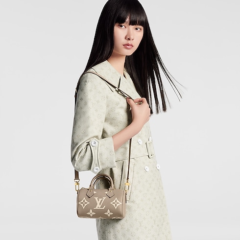 Túi Nano Speedy Monogram Empreinte in Đồ Nữ's Túi ví đa năng và Phụ kiện bằng da Tất cả Túi ví đa năng và Phụ kiện bằng da collections by Louis Vuitton (Thu phóng sản phẩm)