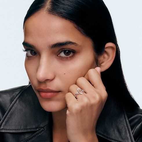 Nhẫn Ombre Blossom in Trang sức's Danh mục sản phẩm Nhẫn collections by Louis Vuitton (Thu phóng sản phẩm)