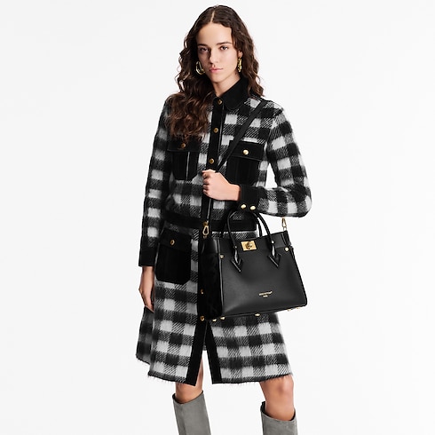 Túi On My Side MM Túi da chất lượng cao in Đồ Nữ's Túi Tất cả Túi collections by Louis Vuitton (Thu phóng sản phẩm)