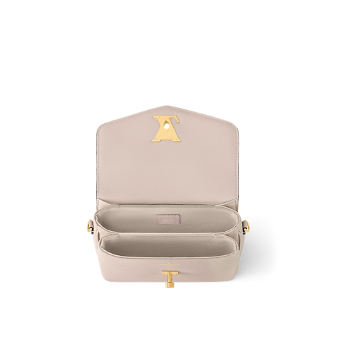 Túi Oxford Lockme in Quà tặng và dịch vụ cá nhân hóa's Bộ sưu tập quà tặng mới nhất } collections by Louis Vuitton (Thu phóng sản phẩm)