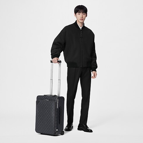 Vali Pégase Monogram Eclipse in Đồ Nam's Du lịch Tất cả Vali và Phụ kiện du lịch collections by Louis Vuitton (Thu phóng sản phẩm)