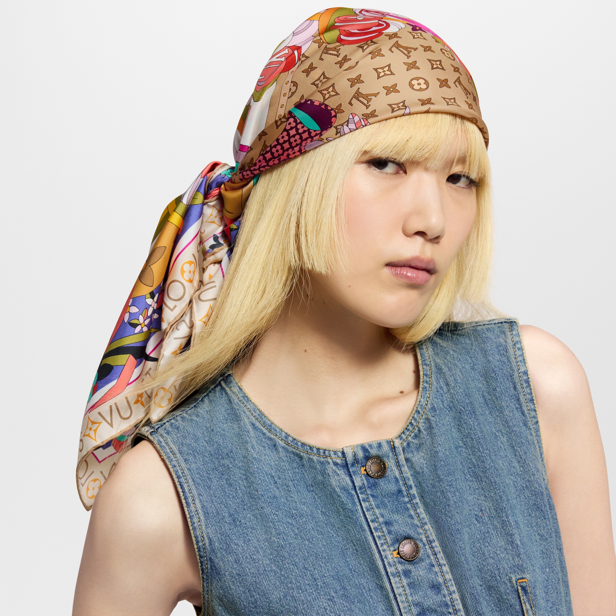 Khăn Lụa Vuông Picnic 90 . in Đồ Nữ