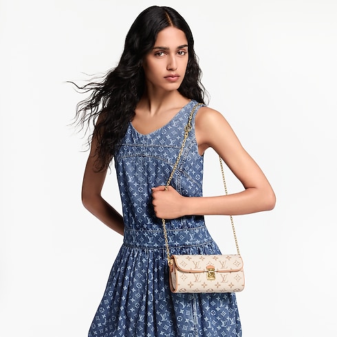 Túi Pochette Camille Các loại Monogram Canvas khác in Đồ Nữ's Túi ví đa năng và Phụ kiện bằng da Túi nhỏ collections by Louis Vuitton (Thu phóng sản phẩm)