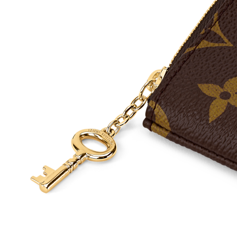 Pochette Cles Small Các loại Monogram Canvas khác in Đồ Nữ's Túi ví đa năng và Phụ kiện bằng da Ví đựng thẻ và Móc khóa collections by Louis Vuitton (Thu phóng sản phẩm)