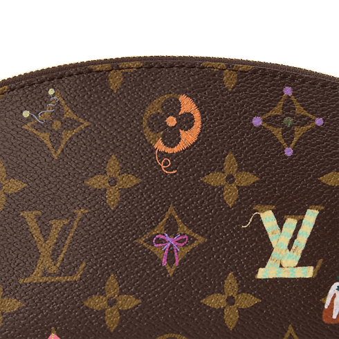 Túi Pochette Cosmetique PM Monogram in Đồ Nữ's Sản phẩm mới } collections by Louis Vuitton (Thu phóng sản phẩm)
