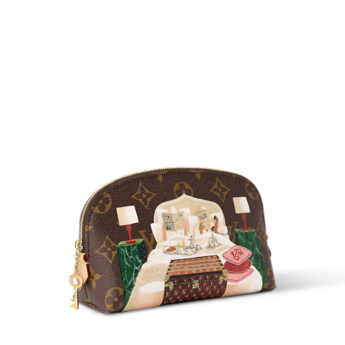 Túi Pochette Cosmétique PM Monogram in Đồ Nữ's Sản phẩm mới } collections by Louis Vuitton (Thu phóng sản phẩm)