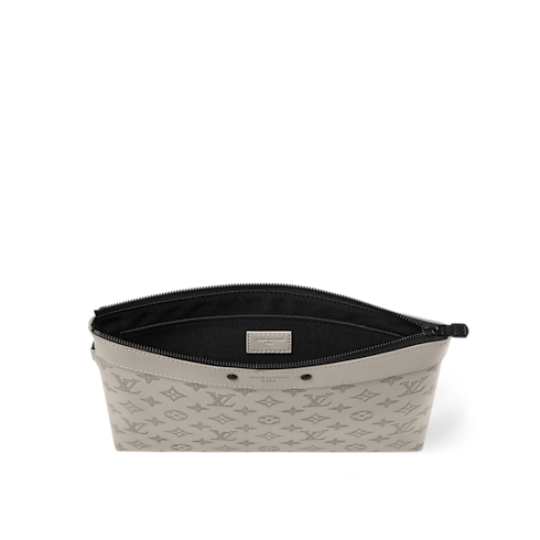 Túi Pochette To-Go Monogram Shadow Leather in Đồ Nam's Túi ví đa năng và Phụ kiện bằng da Túi nhỏ collections by Louis Vuitton (Thu phóng sản phẩm)