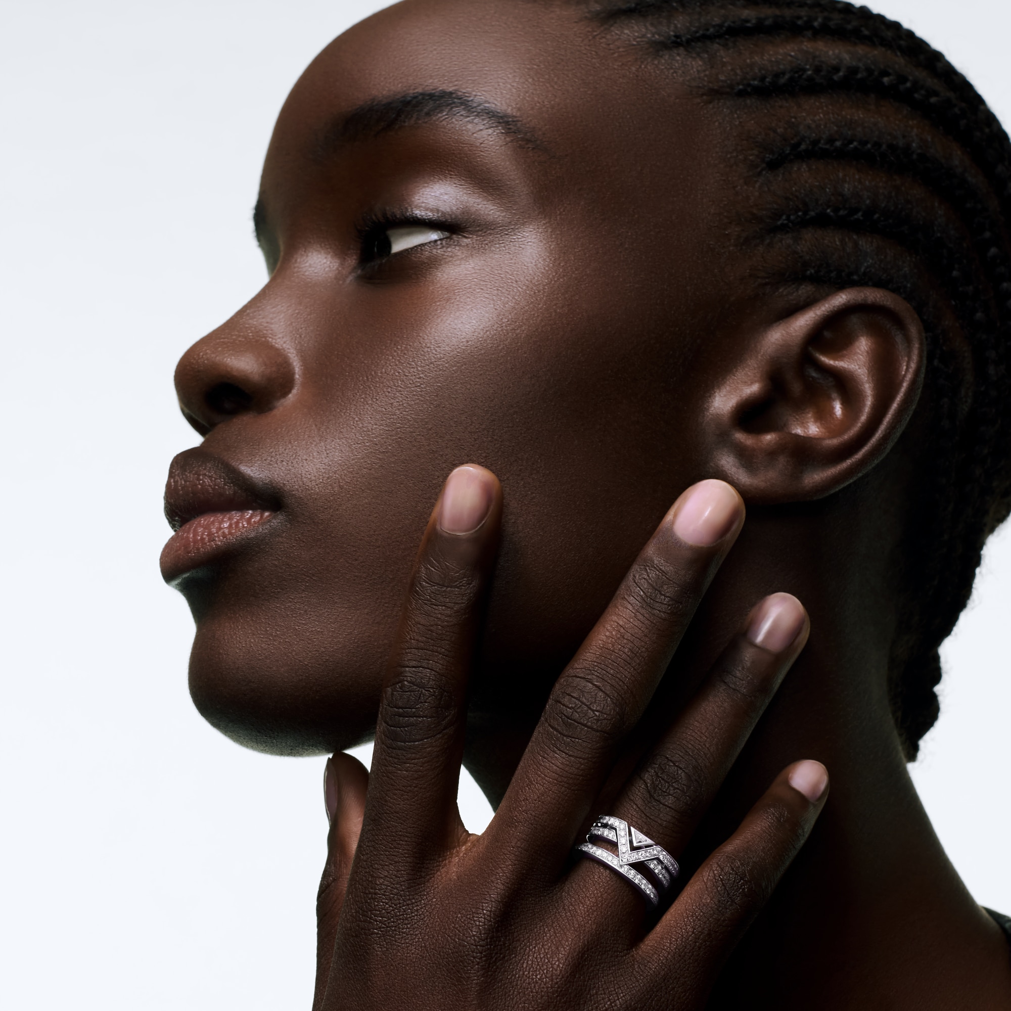 Nhẫn Pure V  in Les Extraordinaires