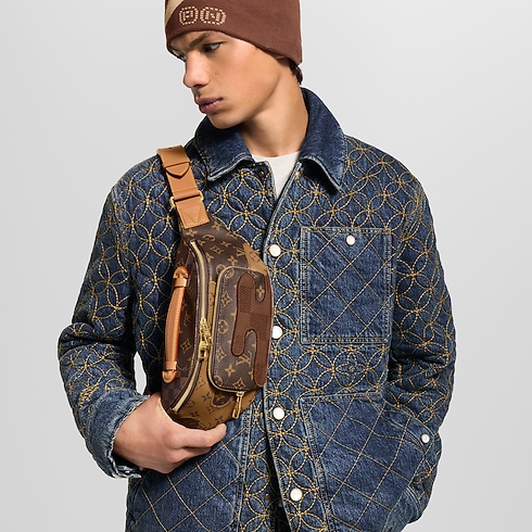 Túi Rush Bumbag Các loại Monogram Canvas khác in Túi và Phụ kiện bằng da's Túi xách nam Mới nhất collections by Louis Vuitton (Thu phóng sản phẩm)