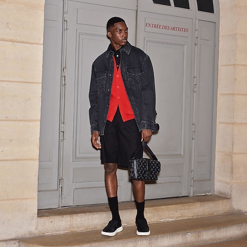 Túi S-Cape Messenger Monogram Eclipse in Đồ Nam's Túi All Collections collections by Louis Vuitton (Thu phóng sản phẩm)