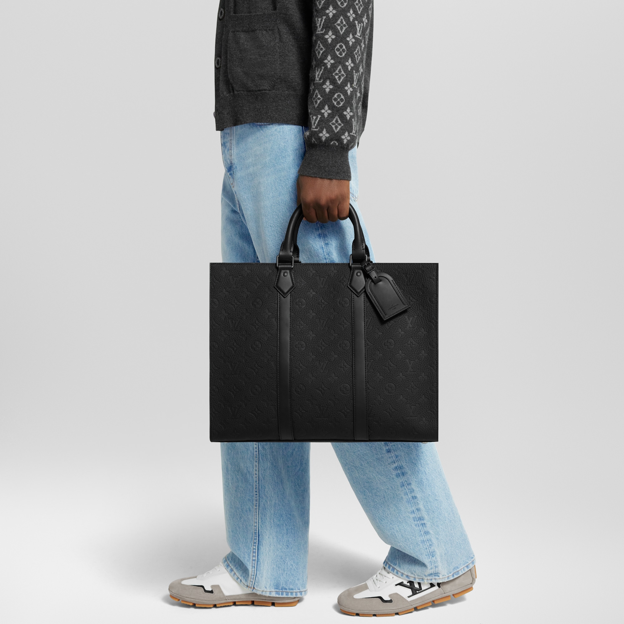 Túi Sac Plat 24H Taurillon Monogram in Đồ Nam