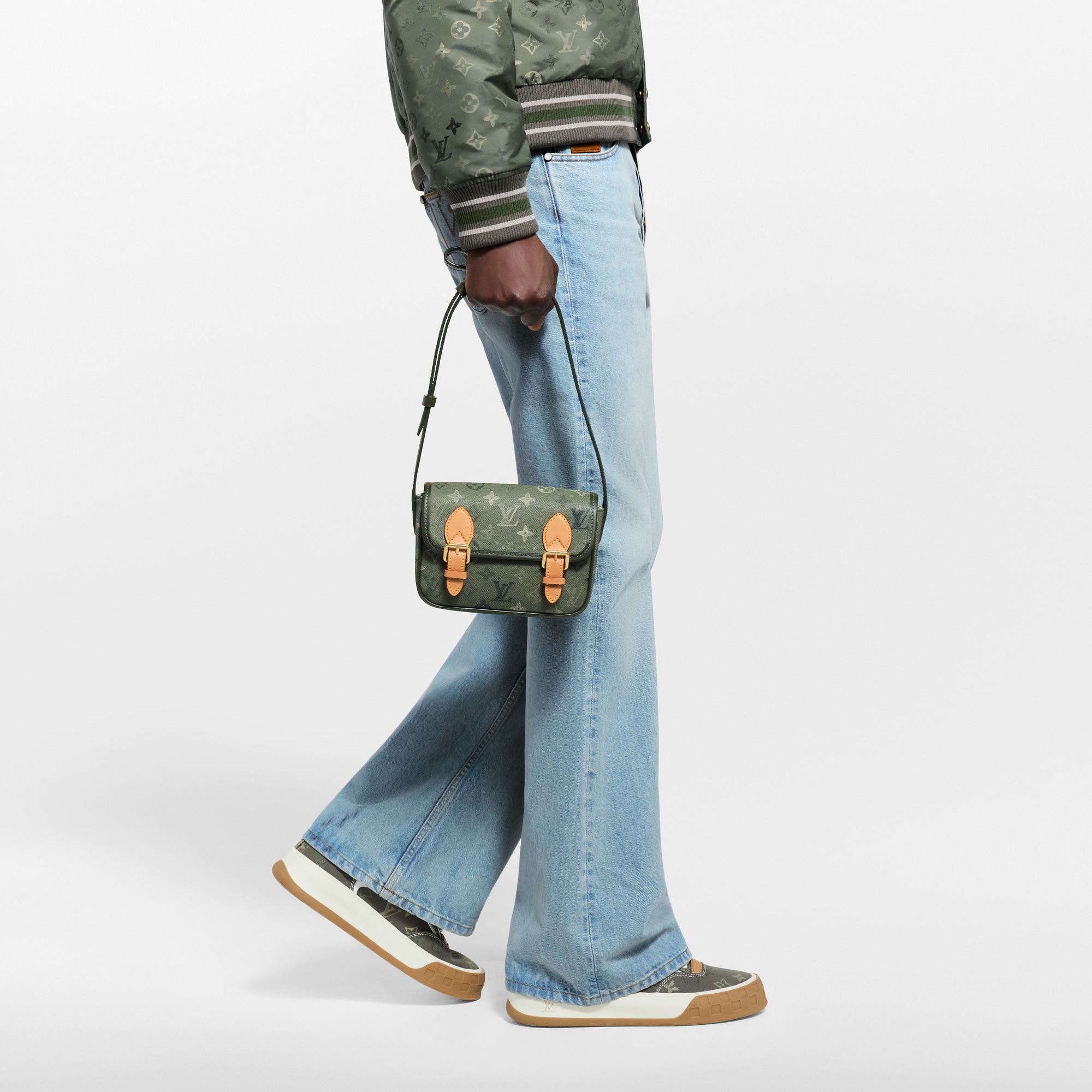 Satchel Wearable Wallet Monogram khác in Đồ Nam