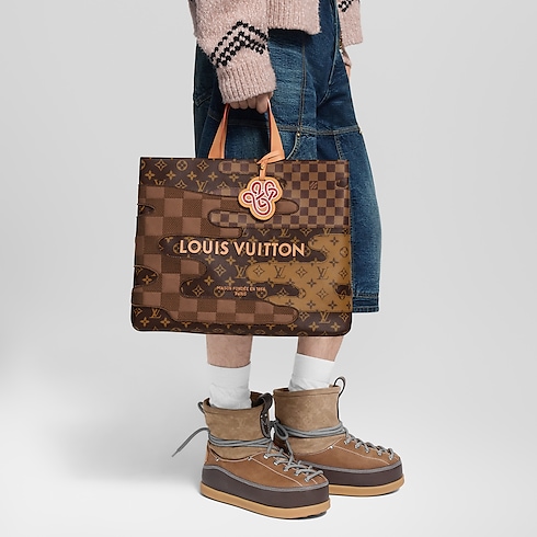 Túi Shopper Tote MM Các loại Monogram Canvas khác in Túi và Phụ kiện bằng da's Túi xách nam Mới nhất collections by Louis Vuitton (Thu phóng sản phẩm)