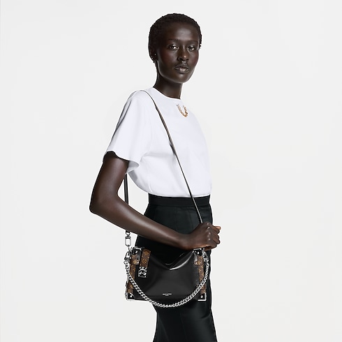 Túi Side Trunk Vibe MM LV Vibe in Túi và Phụ kiện bằng da's Túi xách nữ Túi biểu tượng collections by Louis Vuitton (Thu phóng sản phẩm)