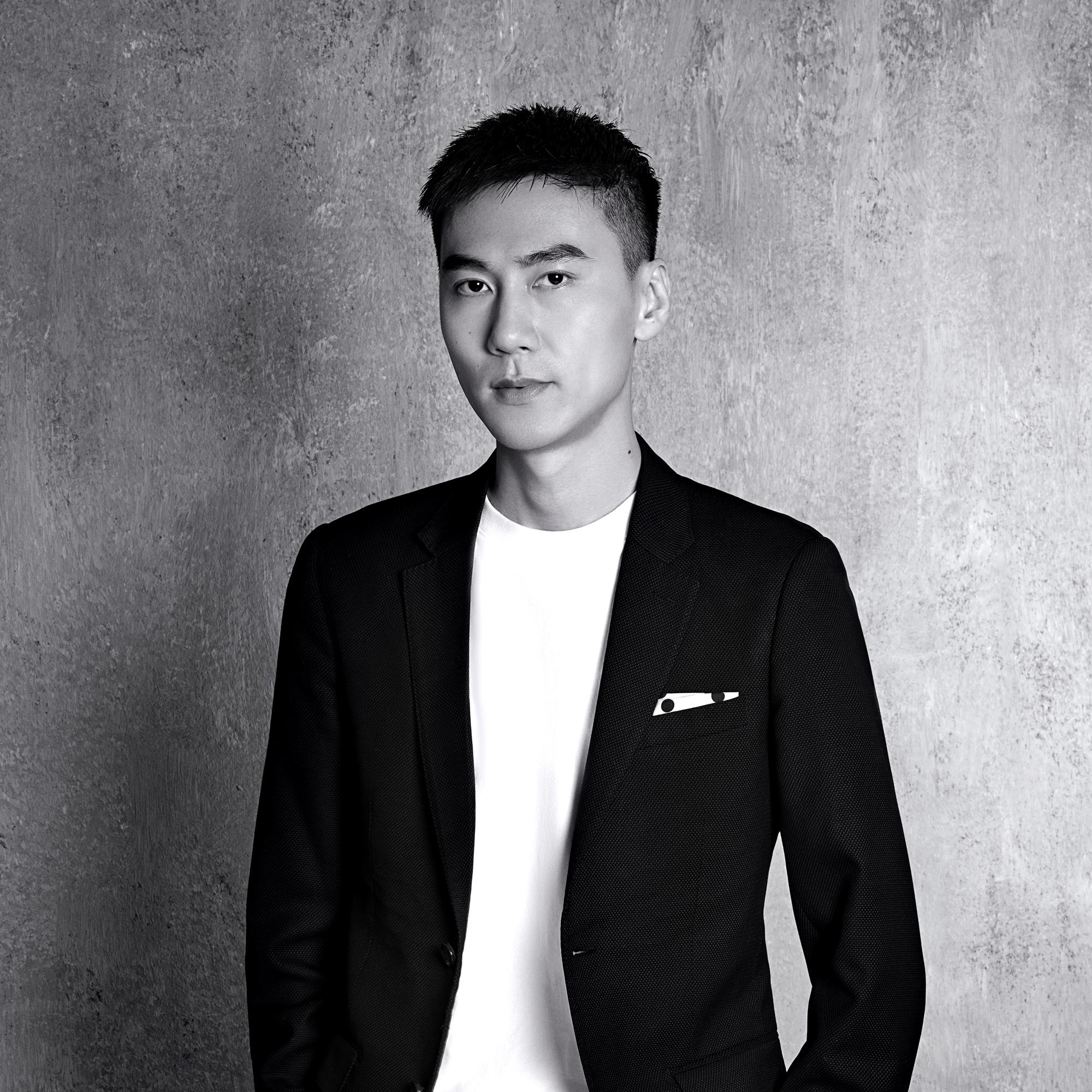 Ghế Signature Sofa Indoor - Frank Chou   in Rương, Phụ kiện du lịch và Trang trí nội thất