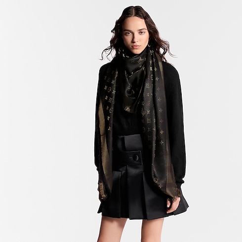 Khăn Choàng So Shine Monogram . in Đồ Nữ's Phụ kiện Khăn choàng collections by Louis Vuitton (Thu phóng sản phẩm)