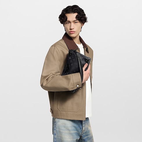 Túi Soul Trunk East West Monogram Eclipse in Túi và Phụ kiện bằng da's Túi xách nam Mới nhất collections by Louis Vuitton (Thu phóng sản phẩm)