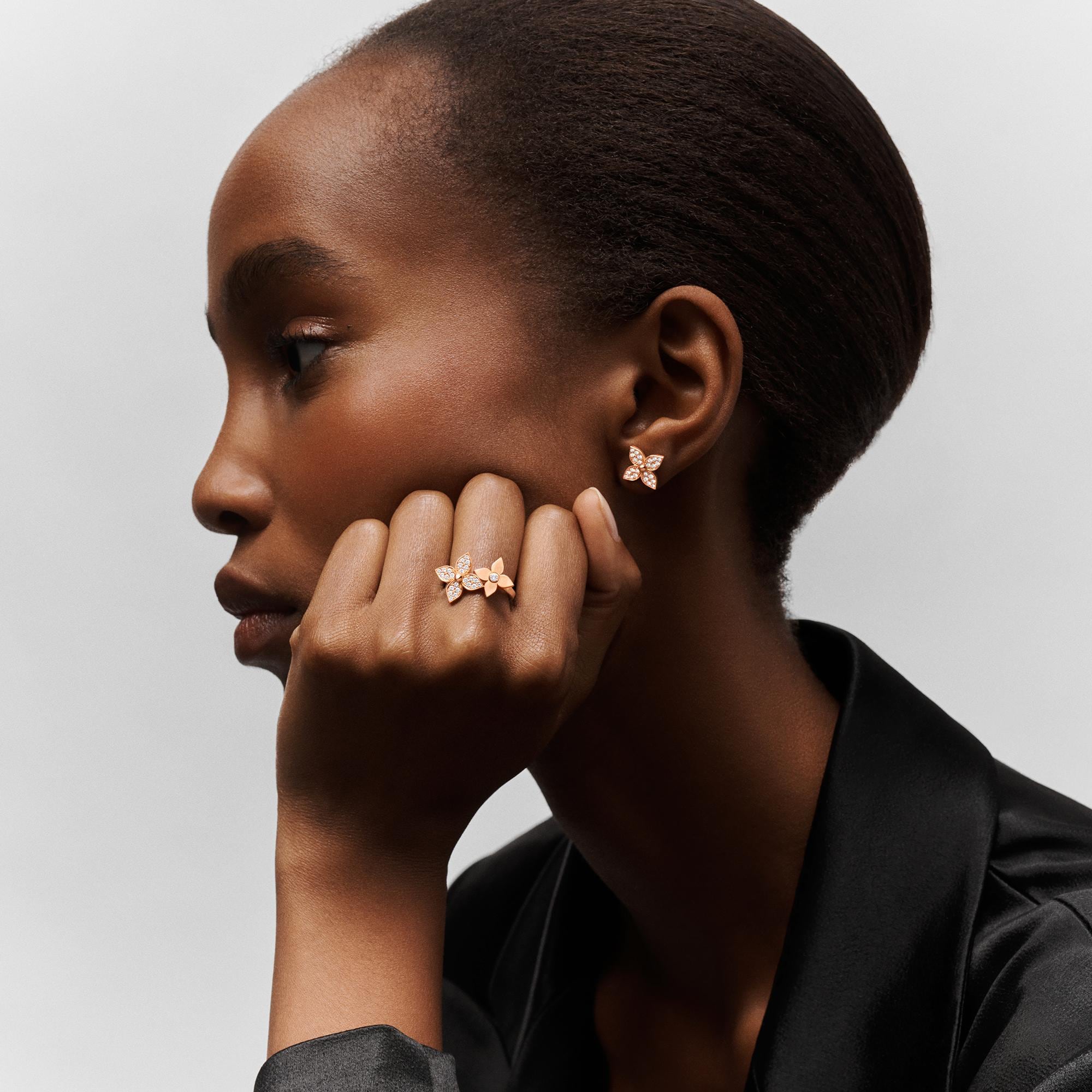 Nhẫn Star Blossom  in Trang sức