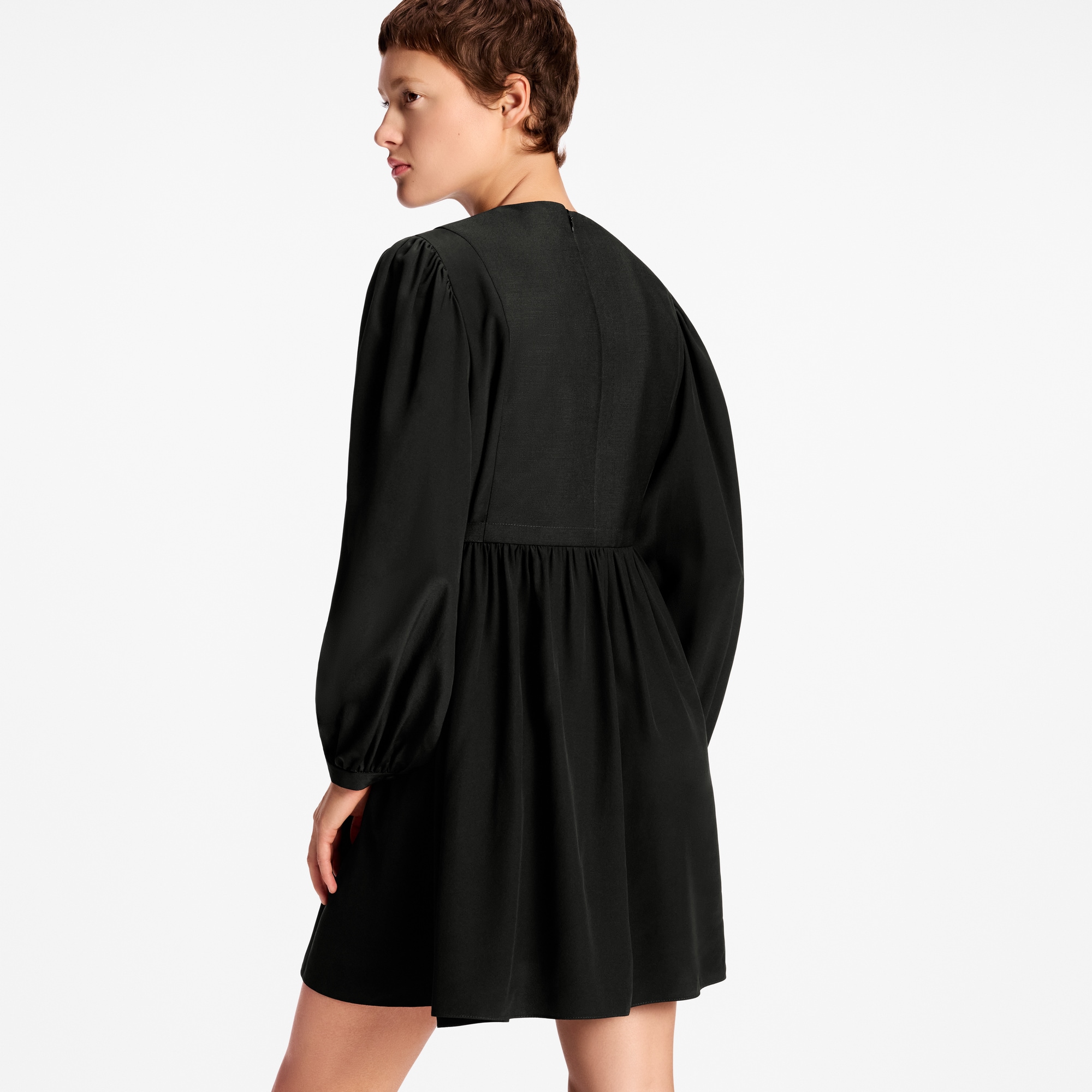 Đầm Dài Tay  in Đồ Nữ