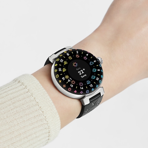 Đồng Hồ Thông Minh Tambour Horizon Light Up in Rương, Phụ kiện du lịch và Trang trí nội thất's Sản phẩm công nghệ và Phụ kiện Thiết bị âm thanh, Đồng hồ thông minh và Phụ kiện collections by Louis Vuitton (Thu phóng sản phẩm)