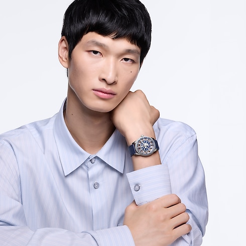 Đồng Hồ Tambour Spin Time Air Antipode Automatic 42,5MM in Đồng hồ's Tất cả Đồng hồ } collections by Louis Vuitton (Thu phóng sản phẩm)