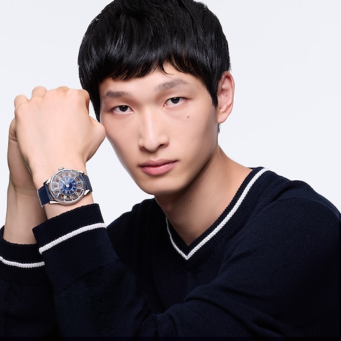 Đồng Hồ Tambour Spin Time Air Automatic 42,5MM in Đồng hồ's Tất cả Đồng hồ } collections by Louis Vuitton (Thu phóng sản phẩm)